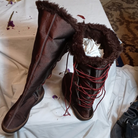 Sexy Timberland ladies brown 🤎 boots. - Picture 3 of 15